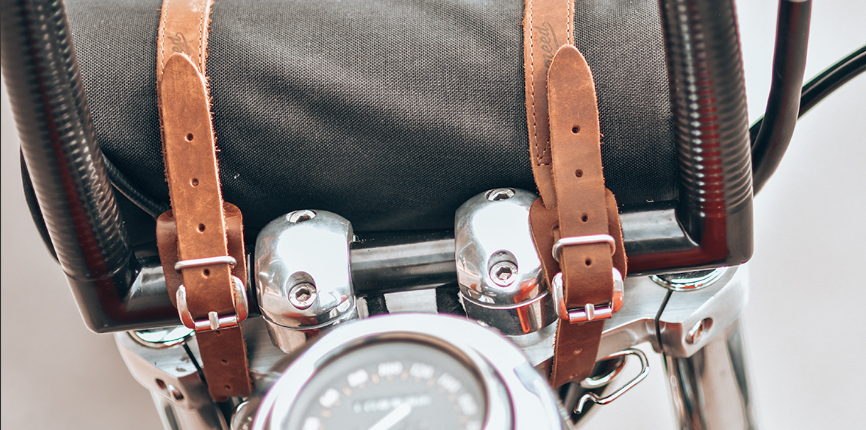 Piórnik / rolka wykonana z czarnej CORDURY® z brązowymi paskami - obrazek 3