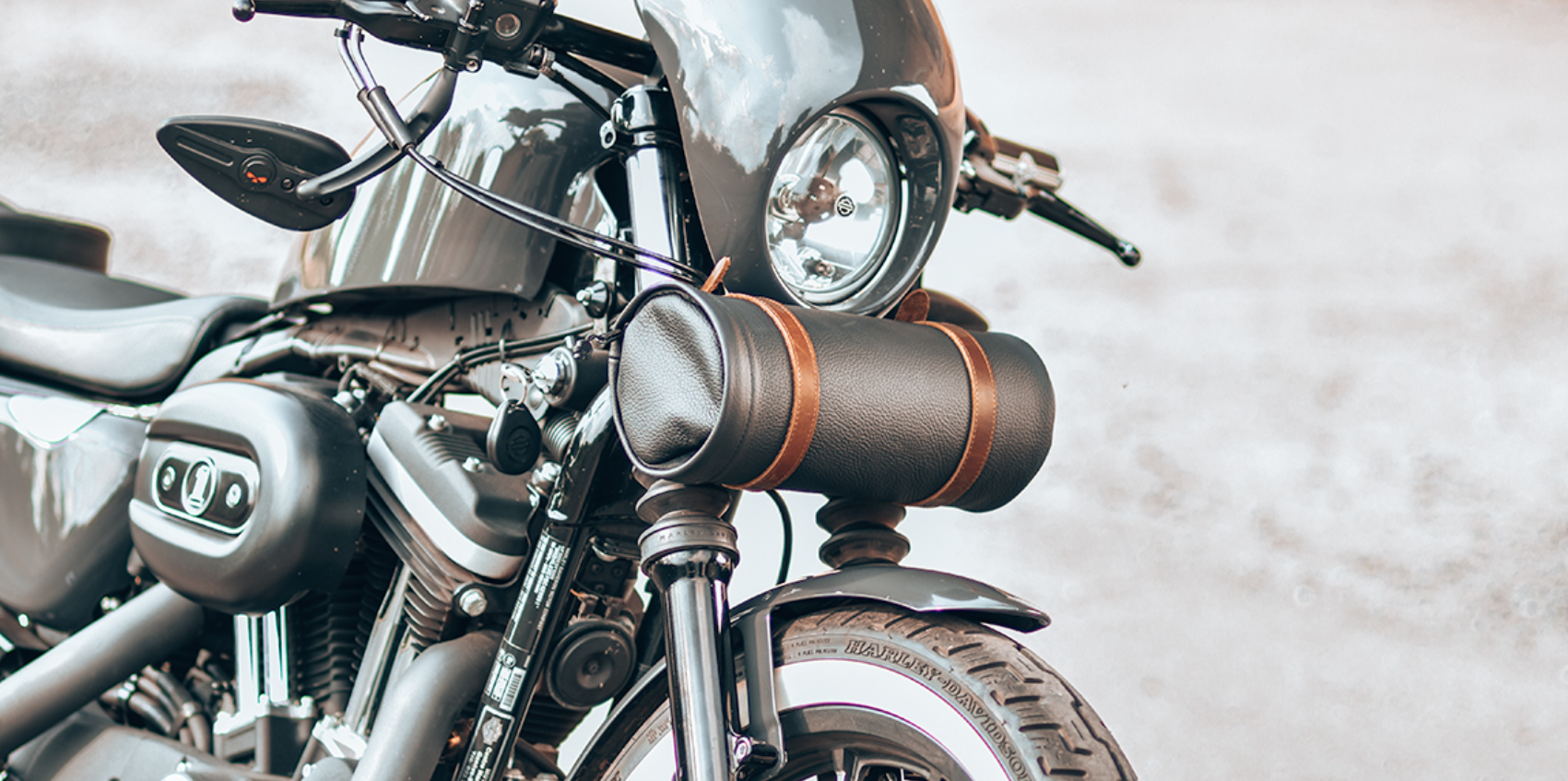 Piórnik / rolka wykonana z czarnej CORDURY® z brązowymi paskami - obrazek 4