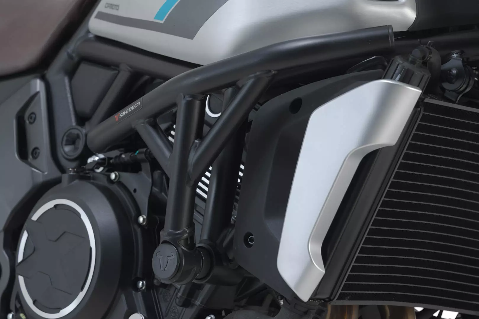 Crash Bar/Gmole Sw-Motech CF Moto 700CL-X Heritage 22- Czarny