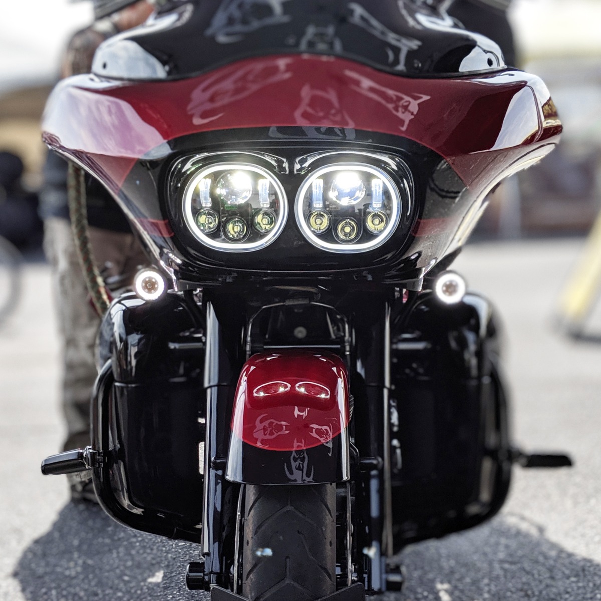 Podwójny reflektor LED HOGWORKZ® HALOMAKER do Harley-Davidson Road Glide ’98–’13 | Czarny - obrazek 5