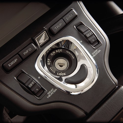 Chromowana nakładka na stacyjkę GL1800 2006-2017 - obrazek 3