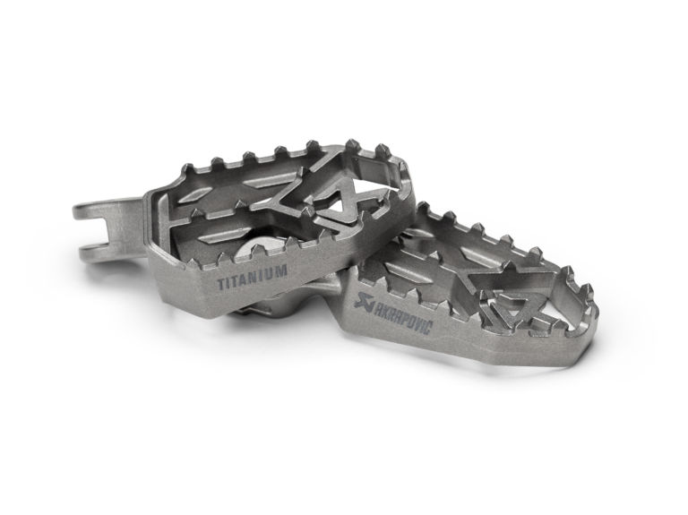 Podnóżki tytanowe Akrapovič Titanium do Ducati Multistrada (przedsprzedaż)