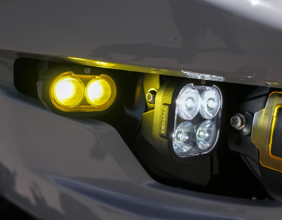 Kompletny zestaw reflektorów Full Deck z oświetleniem Denali do Harley-Davidson Road Glide '24+ - obrazek 6