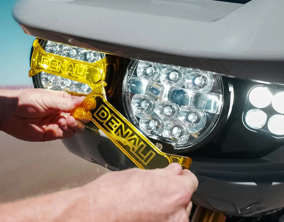 Kompletny zestaw reflektorów Full Deck z oświetleniem Denali do Harley-Davidson Road Glide '24+ - obrazek 8