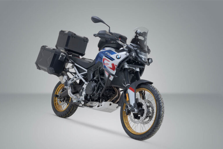 Zestaw Bagażowy TRAX ADV do BMW F900GS: Kufer centralny + Kufry boczne + stelaże SW-MOTECH (CZARNY)