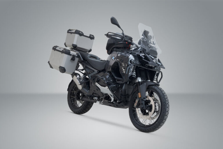 Zestaw Bagażowy TRAX ADV do BMW R1300GS: Kufer centralny + Kufry boczne + stelaże SW-MOTECH (SREBRNY)