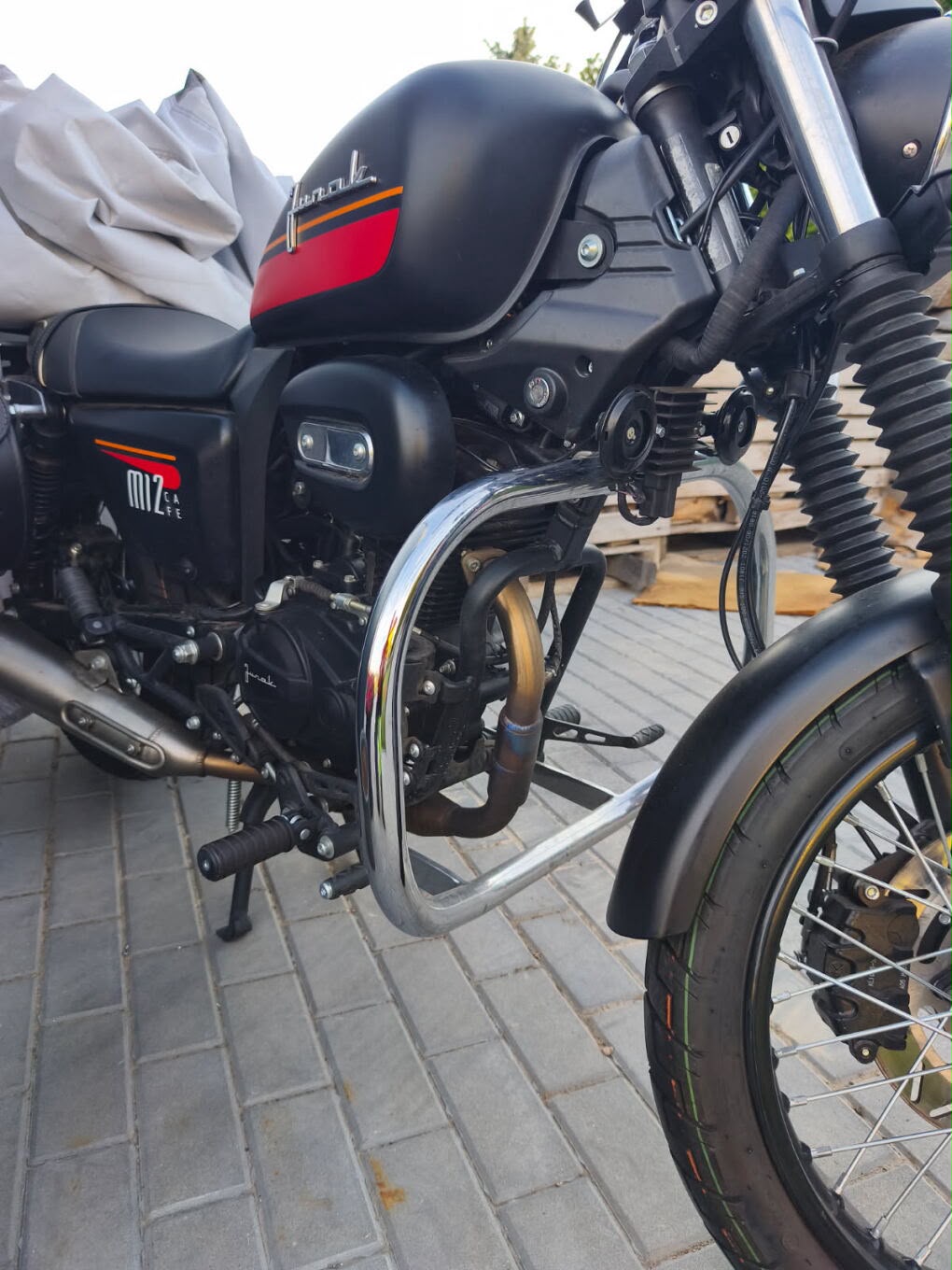 Gmol przedni Junak M12 Cafe / Vintage - czarny - obrazek 2